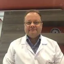 Prof. Dr. Levent Kart — Göğüs Hastalıkları, Bahçelievler, İstanbul. Portre fotoğrafı.