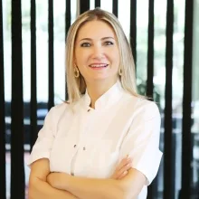 Dr. Figen Sayın Yıldıran — Antalya. Portre fotoğrafı.