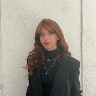 Psk. Dan. Zehra Pınar Batmaz — Psikolojik Danışma ve Rehberlik. Portre fotoğrafı.