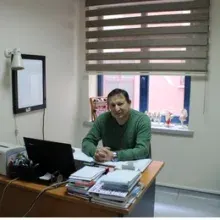 Uzm. Dr. Hakan Bayraktar — Ortopedi Ve Travmatoloji, Pendik, İstanbul. Portre fotoğrafı.