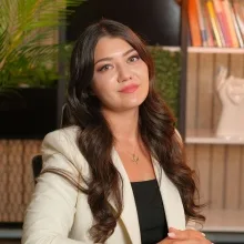 Psk. Berna Pasinli — Psikoloji, Kayseri. Portre fotoğrafı.