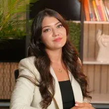 Psk. Berna Pasinli — Psikoloji, Kayseri. Portre fotoğrafı.