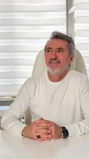 Dt. Mustafa Özcan profilinde yer alan galeri fotoğrafı.