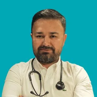 Dr. Semih Küçükcankurtaran — İstanbul. Portre fotoğrafı.