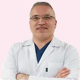 Uzm. Dr. Mubarız Resulzade — Kardiyoloji, İstanbul. Portre fotoğrafı.