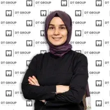 Uzm. Dt. Elif Balkan Yurtseven. Portre fotoğrafı.