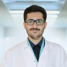 Uzm. Dr. Akbar Akbarov — Çocuk Sağlığı Ve Hastalıkları, Kocaeli. Portre fotoğrafı.