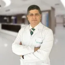 Op. Dr. Okan Toygar — Göz Hastalıkları, Üsküdar, İstanbul. Portre fotoğrafı.