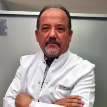 Dt. İbrahim Kocacık — Diş Hekimi, Adana. Portre fotoğrafı.