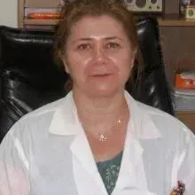 Uzm. Dr. Nilüfer Karabey — Radyasyon Onkolojisi, Adana. Portre fotoğrafı.