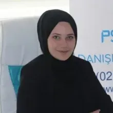 Psk. Dilara İrem Yamak Çelik — Psikoloji, İstanbul. Portre fotoğrafı.