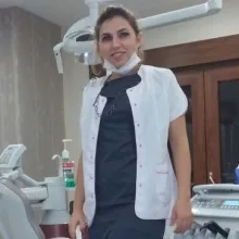 Dt. Ebru Güner Başcı — Diş Hekimi, Başakşehir, İstanbul. Portre fotoğrafı.