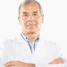 Uzm. Dr. Mehmet Çelebi — İç Hastalıkları, Denizli. Portre fotoğrafı.
