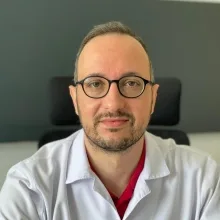 Op. Dr. Emre Günbey — Kulak Burun Boğaz, Pendik, İstanbul. Portre fotoğrafı.