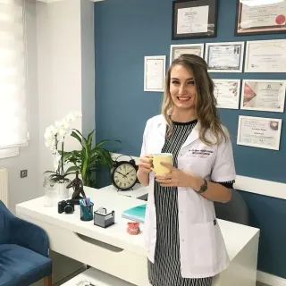 Uzm. Dt. Gizem Akgün Karslı profilinde yer alan galeri fotoğrafı.