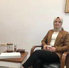 Psk. Esra Güzelbulut — Psikoloji, Konya. Portre fotoğrafı.