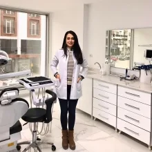 Uzm. Dt. Zeynep Aydın — Diş Hekimi, Kırşehir. Portre fotoğrafı.