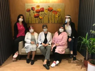 Prof. Dr. Suna Özdemir profilinde yer alan galeri fotoğrafı.