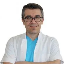 Op. Dr. Denizhan Deniz — Kadın Hastalıkları Ve Doğum. Portre fotoğrafı.