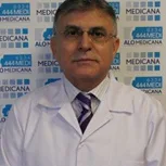 Op. Dr. Zafer Oyman — Üroloji, Bahçelievler, İstanbul. Portre fotoğrafı.