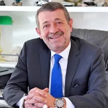 Op. Dr. Volkan Kurtaran — Kadın Hastalıkları Ve Doğum, Ankara. Portre fotoğrafı.