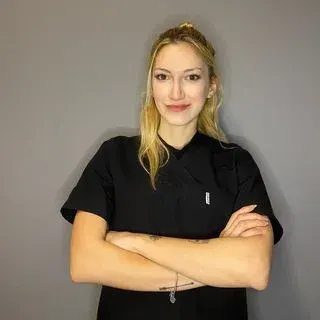 Fzt. Aleyna Turan — Fizyoterapi Ve Rehabilitasyon, İstanbul. Portre fotoğrafı.