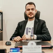Psk. Mehmet Can Sicim — Psikoloji, Uşak. Portre fotoğrafı.