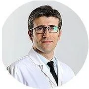 Uzm. Dr. Roman İbrahimov — Radyasyon Onkolojisi, Beşiktaş, İstanbul. Portre fotoğrafı.