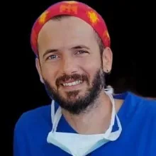 Op. Dr. Necdet Urhan — Plastik Rekonstrüktif Ve Estetik Cerrahi, Antalya. Portre fotoğrafı.