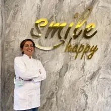 Dt. Seval Bayraklı — Diş Hekimi, Bahçelievler, İstanbul. Portre fotoğrafı.