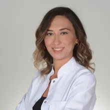 Uzm. Dr. Selen Bengü Erdoğan Gür — Antalya. Portre fotoğrafı.