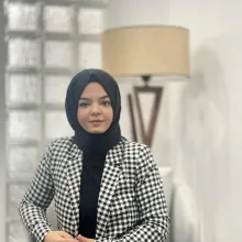 Kl. Psk. Saliha Korkmaz — Psikoloji, İstanbul. Portre fotoğrafı.
