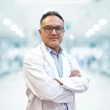 Op. Dr. Erhan Kaya — Kalp Ve Damar Cerrahisi, İstanbul. Portre fotoğrafı.