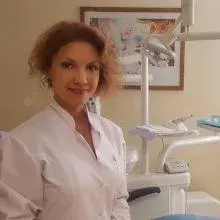 Dt. Gamze Burcu Gül — Diş Hekimi, Çankaya, Ankara. Portre fotoğrafı.