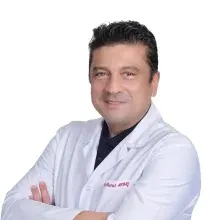 Uzm. Dr. İshak Murat Akbaş — İç Hastalıkları, Adana. Portre fotoğrafı.
