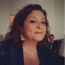 Dr. Sümer Zeynep Karabey — Pratisyen, Kuşadası, Aydın. Portre fotoğrafı.