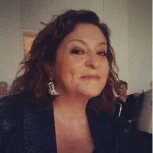 Dr. Sümer Zeynep Karabey — Pratisyen, Kuşadası, Aydın. Portre fotoğrafı.