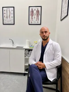 Fzt. Kemran Hafız profilinde yer alan galeri fotoğrafı.