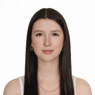 Psk. Şiray Yönelli — Psikoloji. Portre fotoğrafı.