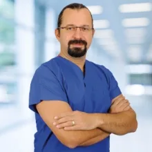 Op. Dr. Serkan Yurtsever — Kadın Hastalıkları Ve Doğum, Denizli. Portre fotoğrafı.