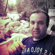 Dt. Engin Deniz — Diş Hekimi, Antalya. Portre fotoğrafı.
