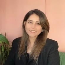 Psk. Elbi Firdevs Uyar — Psikoloji, Antalya. Portre fotoğrafı.