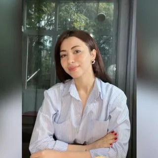 Kl. Psk. Özge Yeşilova — Psikoloji. Portre fotoğrafı.