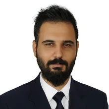 Dt. Ertuğrul Gazi Bulut — Diş Hekimi, İstanbul. Portre fotoğrafı.