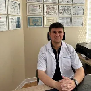 Fzt. Ramazan Demir — Fizyoterapi Ve Rehabilitasyon, Antalya. Portre fotoğrafı.