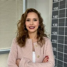 Fzt. Nisa Yazan — Fizyoterapi Ve Rehabilitasyon, Kocaeli. Portre fotoğrafı.