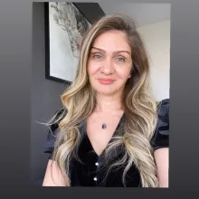 Prof. Dr. Gülşen Tükenmez Demirci — Dermatoloji, İstanbul. Portre fotoğrafı.
