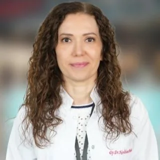 Op. Dr. Neslihan Bahat — Kadın Hastalıkları Ve Doğum, Küçükçekmece, İstanbul. Portre fotoğrafı.