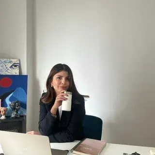 Psk. Dan. Buse Torun — Psikolojik Danışma ve Rehberlik, Kocaeli. Portre fotoğrafı.