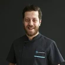 Dt. Ahmet Demir — Diş Hekimi, Şişli, İstanbul. Portre fotoğrafı.